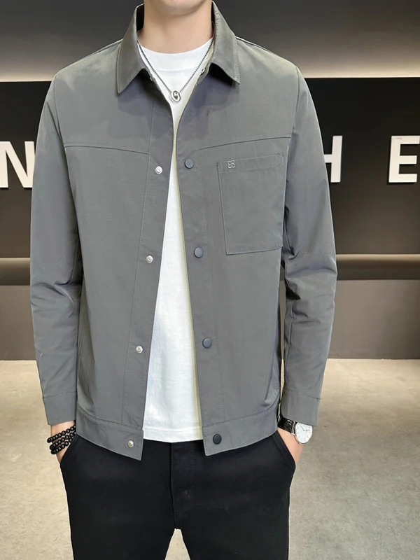 Повседневная мужская куртка, осенне-зимняя куртка с отложным воротником, модная универсальная модная простая молодежная подставка из полиэфирного волокна
Повседневная мужская куртка, осенне-зимняя куртка с отложным воротником, модная универсальная модная простая молодежная подставка из полиэфирного волокна