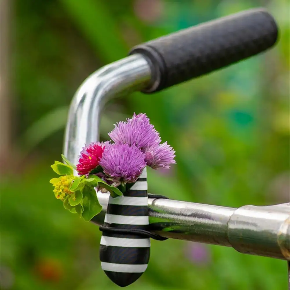 Bike Decoration Accessory Bicycle Handlebar Vase Bicycle Decorative Flower Vase Removable Handlebar Ornament for Cycling Small
Bike Decoration Accessory Bicycle Handlebar Vase Bicycle Decorative Flower Vase Removable Handlebar Ornament for Cycling Small