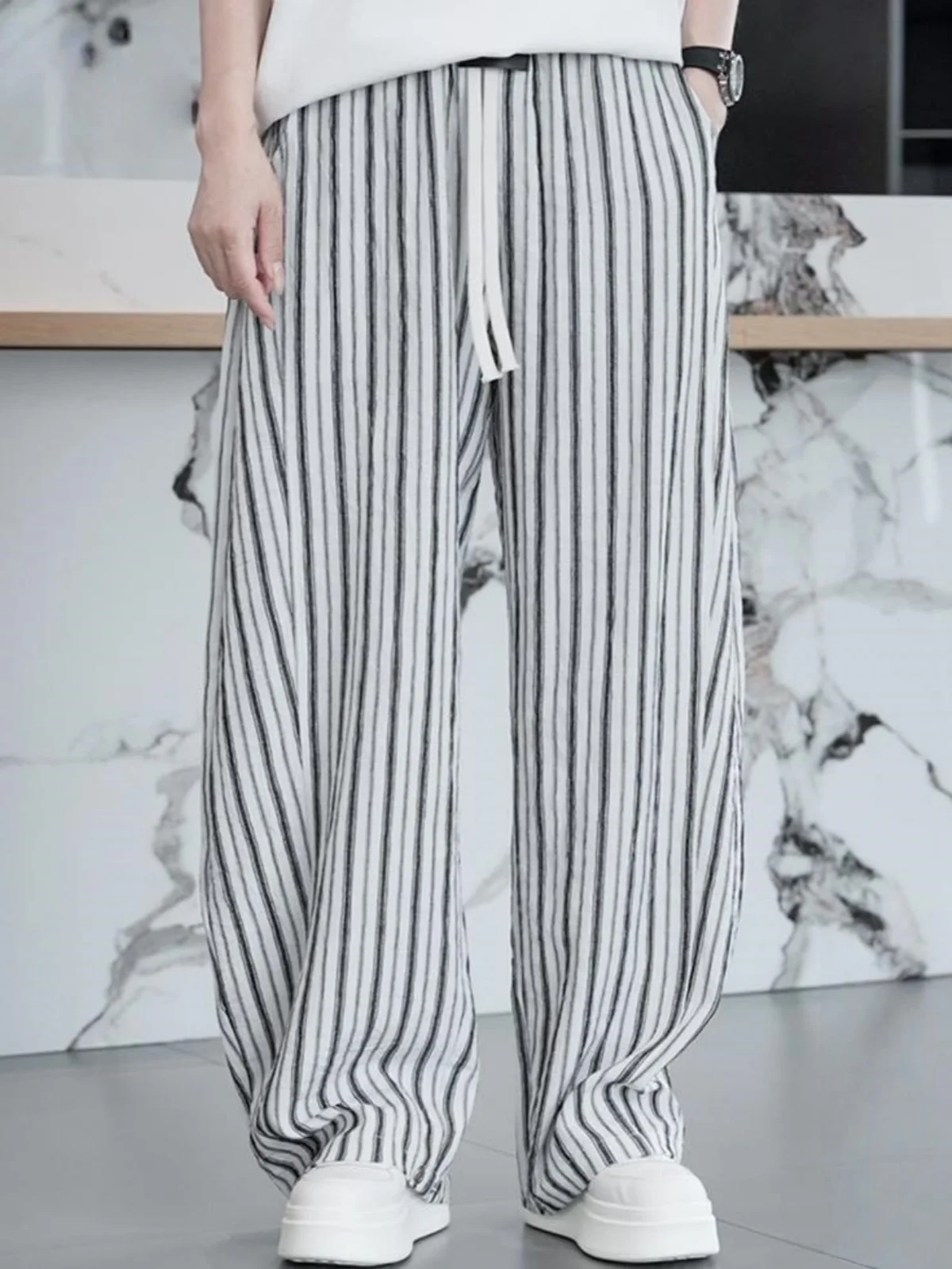 Ice Silk Cool Feeling Stripe Casual Pants Men Women Breathable Comfortable Wide Leg Straight Cut Pants Summer Fashion Brand
Ice Silk Cool Feeling Stripe Casual Pants Men Women Breathable Comfortable Wide Leg Straight Cut Pants Summer Fashion Brand