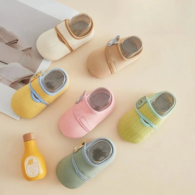 Детские нескользящие носки-тапочки для детей от 1 до 3 лет, унисекс, осень-зима, утолщенная мягкая дышащая обувь для малышей, домашний чехол для носков, сплошной цвет
Детские нескользящие носки-тапочки для детей от 1 до 3 лет, унисекс, осень-зима, утолщенная мягкая дышащая обувь для малышей, домашний чехол для носков, сплошной цвет