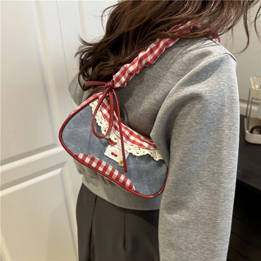 Симпатичная дорожная сумка в клетку в свежем стиле 2025: плиссированная лоскутная сумка, повседневная сумка большой вместимости, сумки на плечо для подмышек
Симпатичная дорожная сумка в клетку в свежем стиле 2025: плиссированная лоскутная сумка, повседневная сумка большой вместимости, сумки на плечо для подмышек