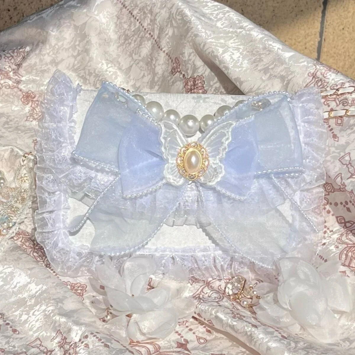 French Romantic Princess Lolita Girl Bag Retro Elegant Fairy Tale Blue Lace Exquisite Butterfly Pearl Gentle Lady Shoulder Bag
French Romantic Princess Lolita Girl Bag Retro Elegant Fairy Tale Blue Lace Exquisite Butterfly Pearl Gentle Lady Shoulder Bag