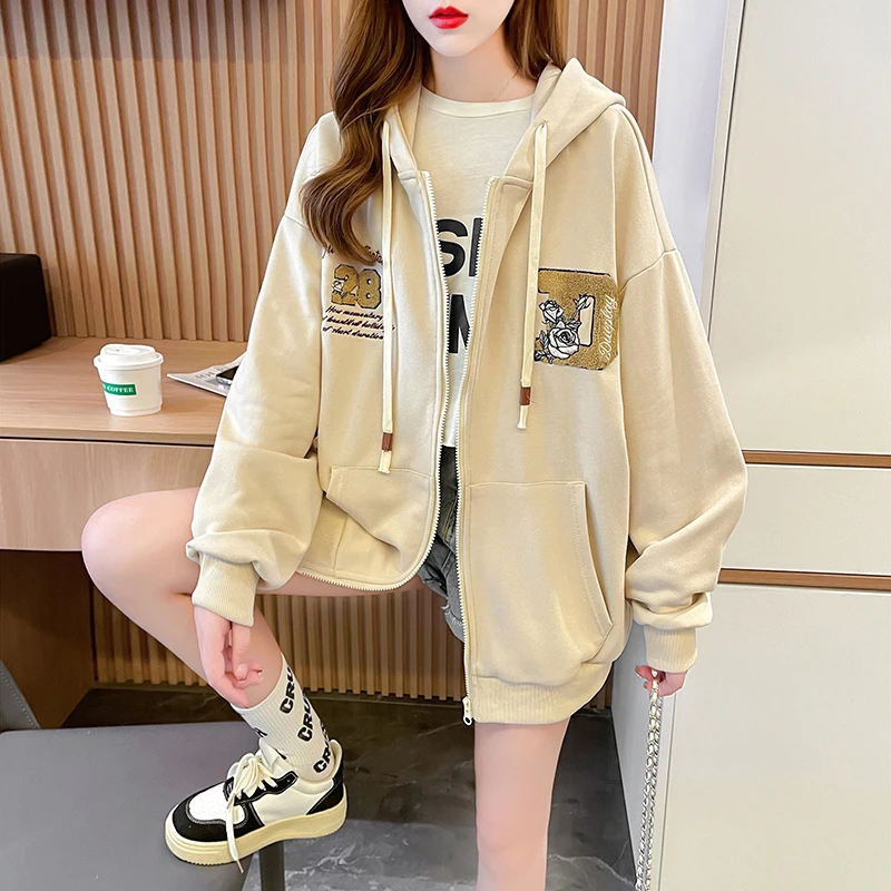 2023 new women's college style loose hooded baseball jacket women's color contrast stitching letters embroidered cardigan top
2023 new women's college style loose hooded baseball jacket women's color contrast stitching letters embroidered cardigan top