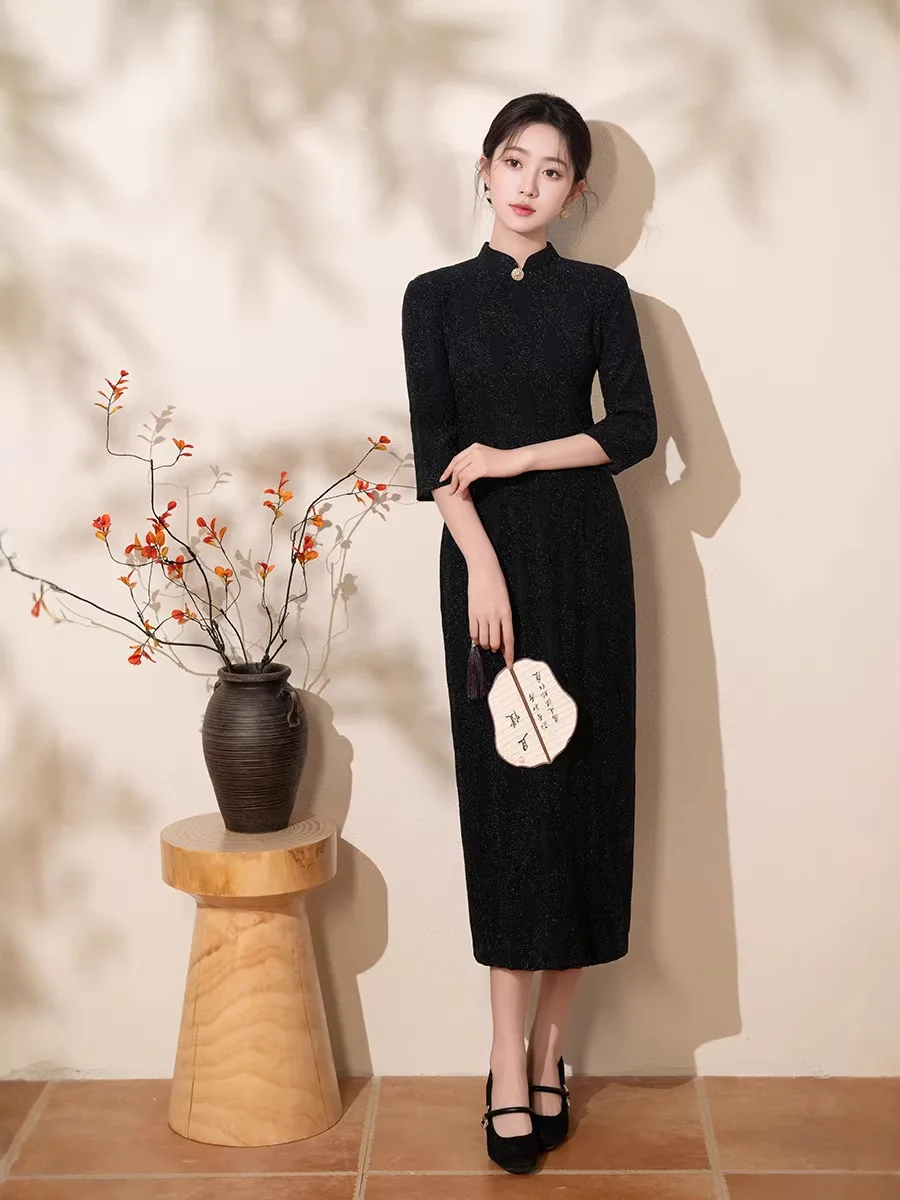 Old Shanghai Retro Improved Sleeveless Velvet Cheongsam 2026 Spring New Style Daily Slimming Elegant Chinese Luxury Qipao
Old Shanghai Retro Improved Sleeveless Velvet Cheongsam 2026 Spring New Style Daily Slimming Elegant Chinese Luxury Qipao