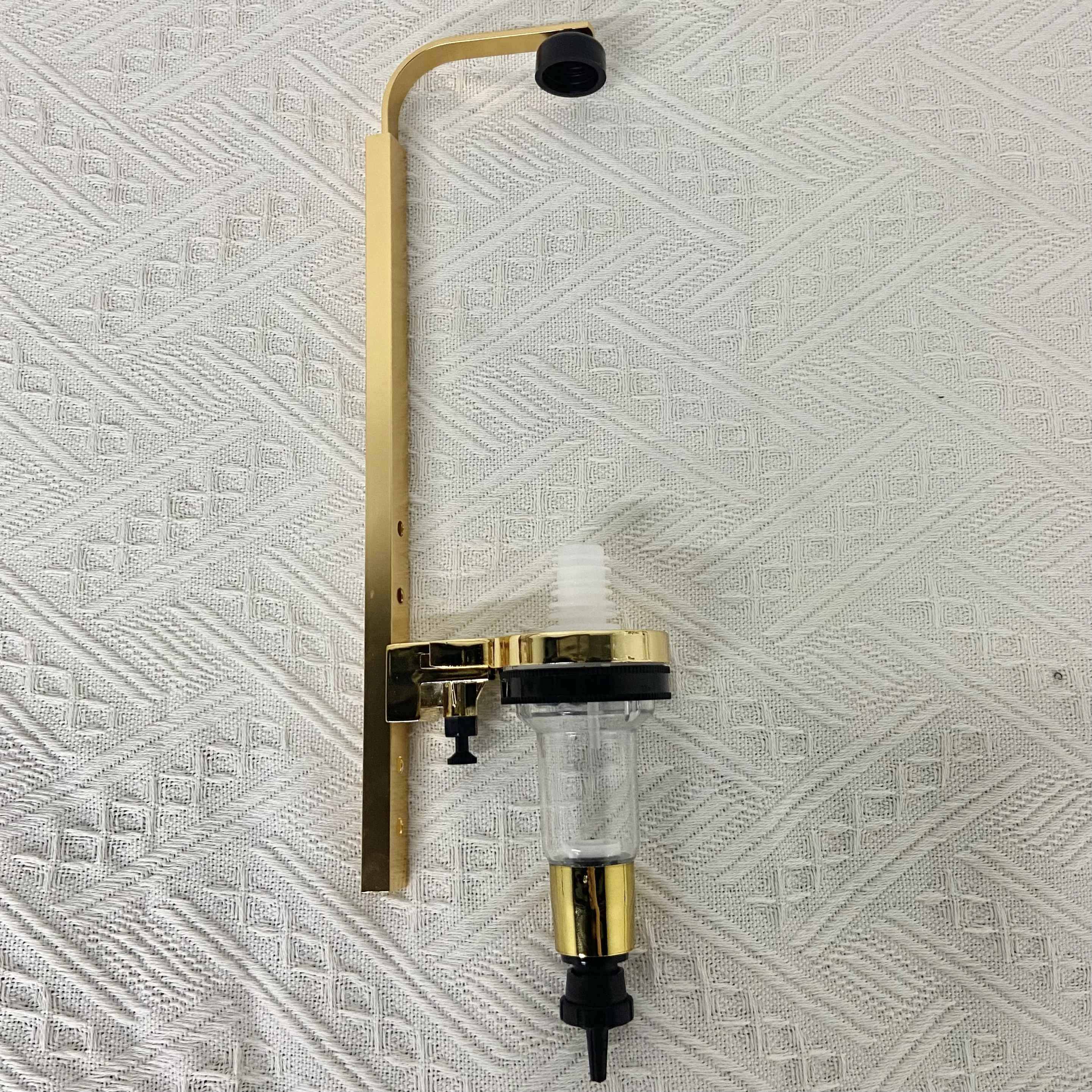 Golden Wall Mount Essential Oil Dispensing Vending Perfume Bar 375ml Bottles Perfume Dispenser for Wedding Decoration
Golden Wall Mount Essential Oil Dispensing Vending Perfume Bar 375ml Bottles Perfume Dispenser for Wedding Decoration