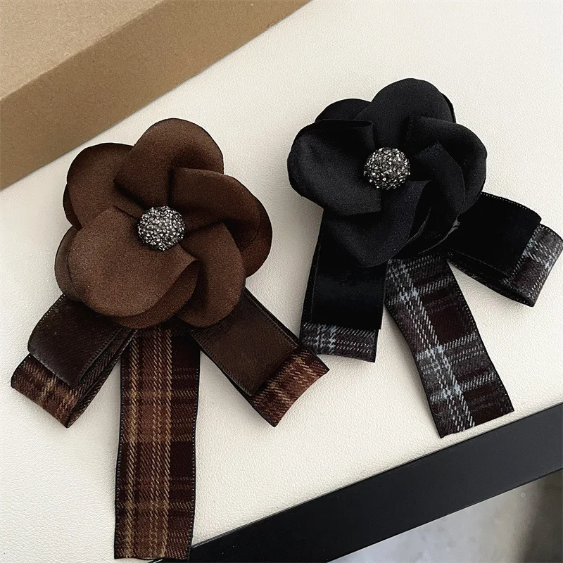 Melad Color Scheme High-end Sense Camellia Brooch Artistic Retro Plaid Tie Fabric Chest Flower Coat Pin
Melad Color Scheme High-end Sense Camellia Brooch Artistic Retro Plaid Tie Fabric Chest Flower Coat Pin