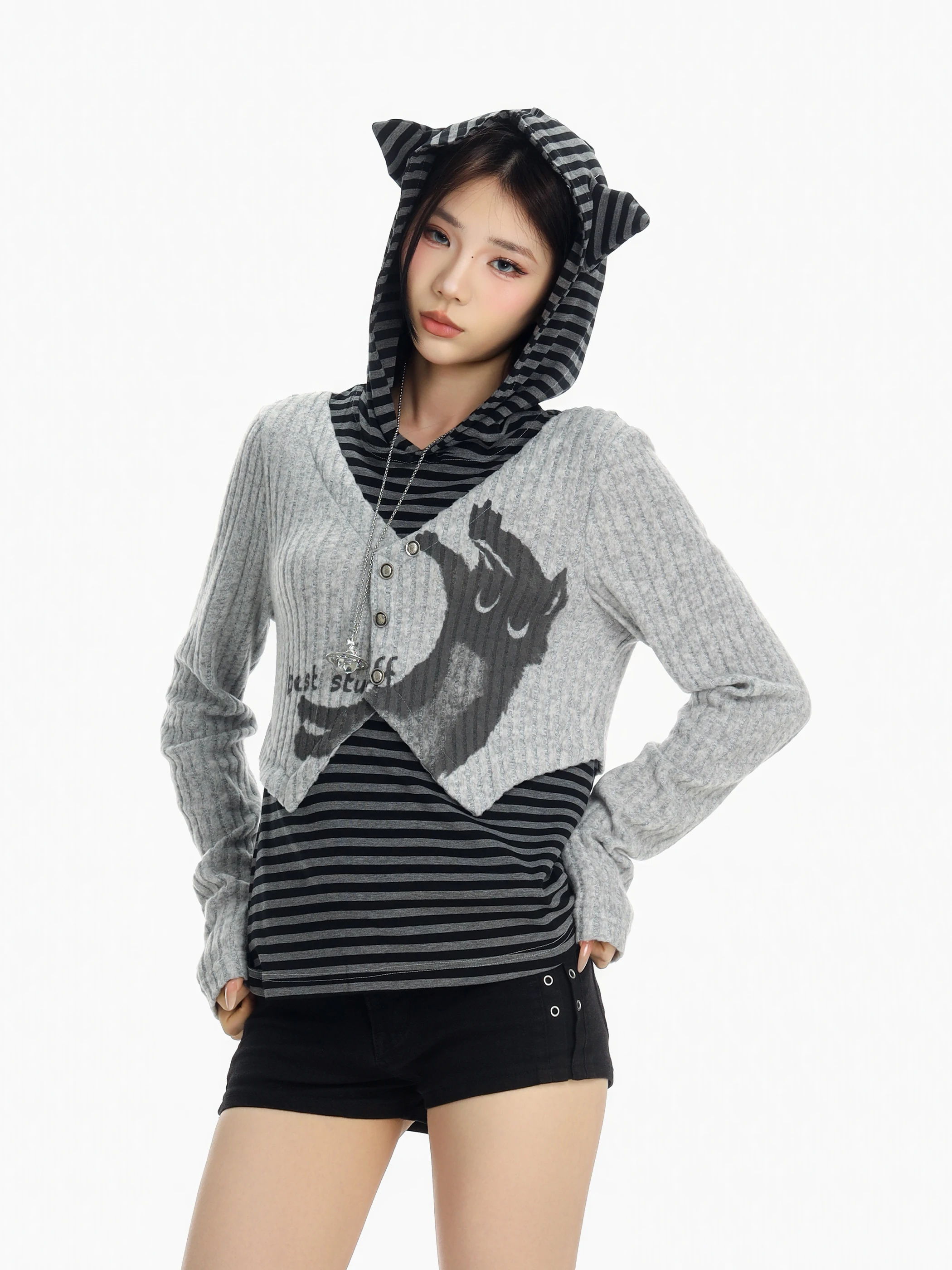 Весенний американский вязаный свитер в стиле Y2K с полосатыми ушками, имитация двухслойного топа для женщин, в стиле Ins Spicy Girl, ретро, для прогулок
Весенний американский вязаный свитер в стиле Y2K с полосатыми ушками, имитация двухслойного топа для женщин, в стиле Ins Spicy Girl, ретро, для прогулок