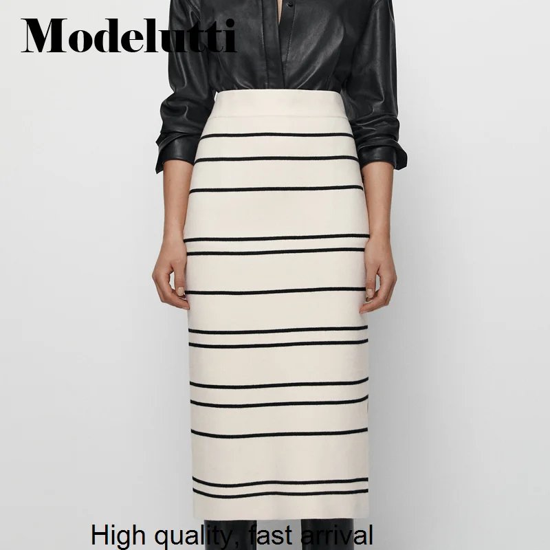 New Spring 2023 Autumn Fashion Slim Stripe Knit Long Slit Skirt Elastic Waist Women Simple Casual Bottoms Female
New Spring 2023 Autumn Fashion Slim Stripe Knit Long Slit Skirt Elastic Waist Women Simple Casual Bottoms Female