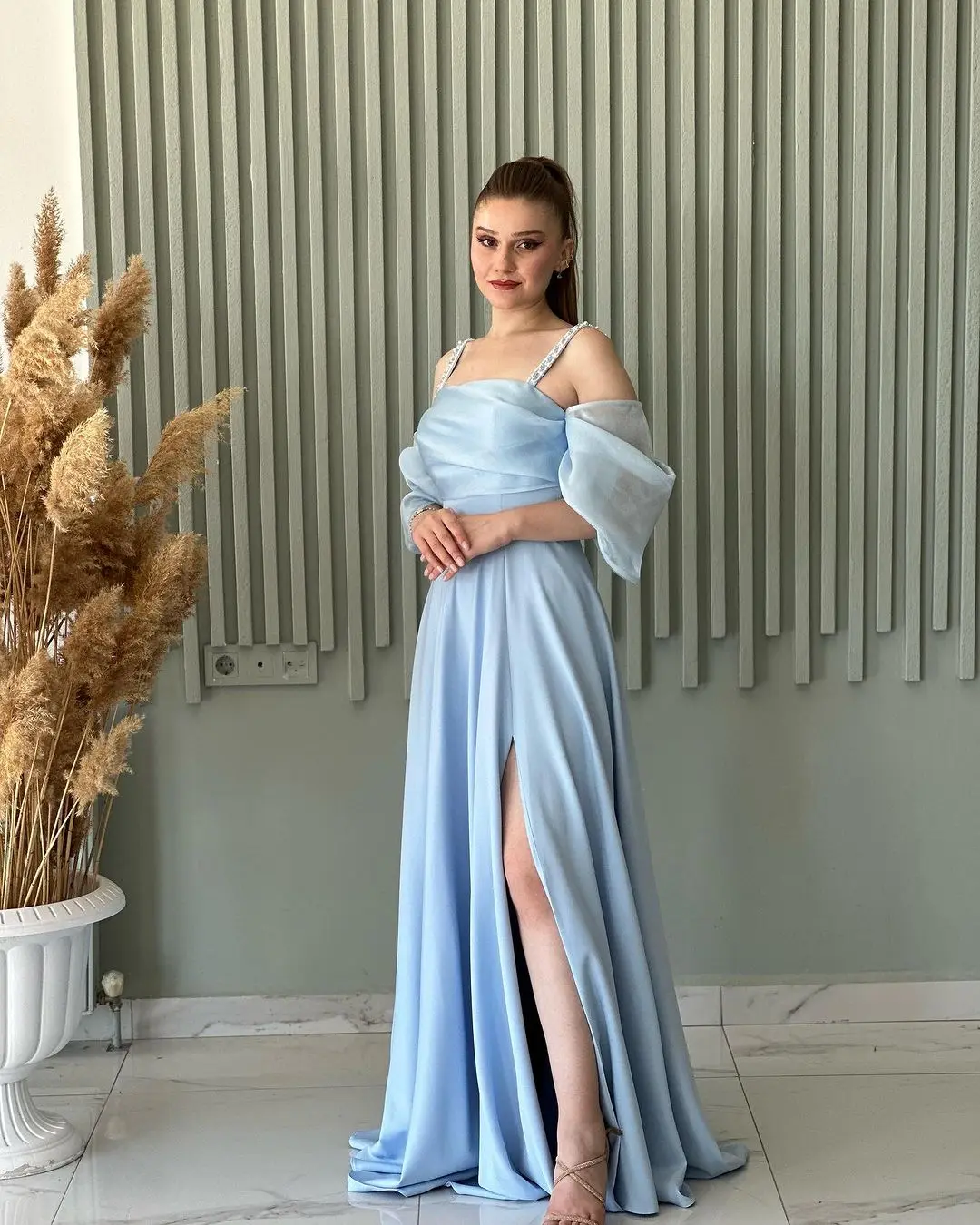 Vintage Strapless Short Sleeves Prom Dresses Pleated Beadings Party Dresses Floor Length Side Split Formal Dresses for Women
Vintage Strapless Short Sleeves Prom Dresses Pleated Beadings Party Dresses Floor Length Side Split Formal Dresses for Women