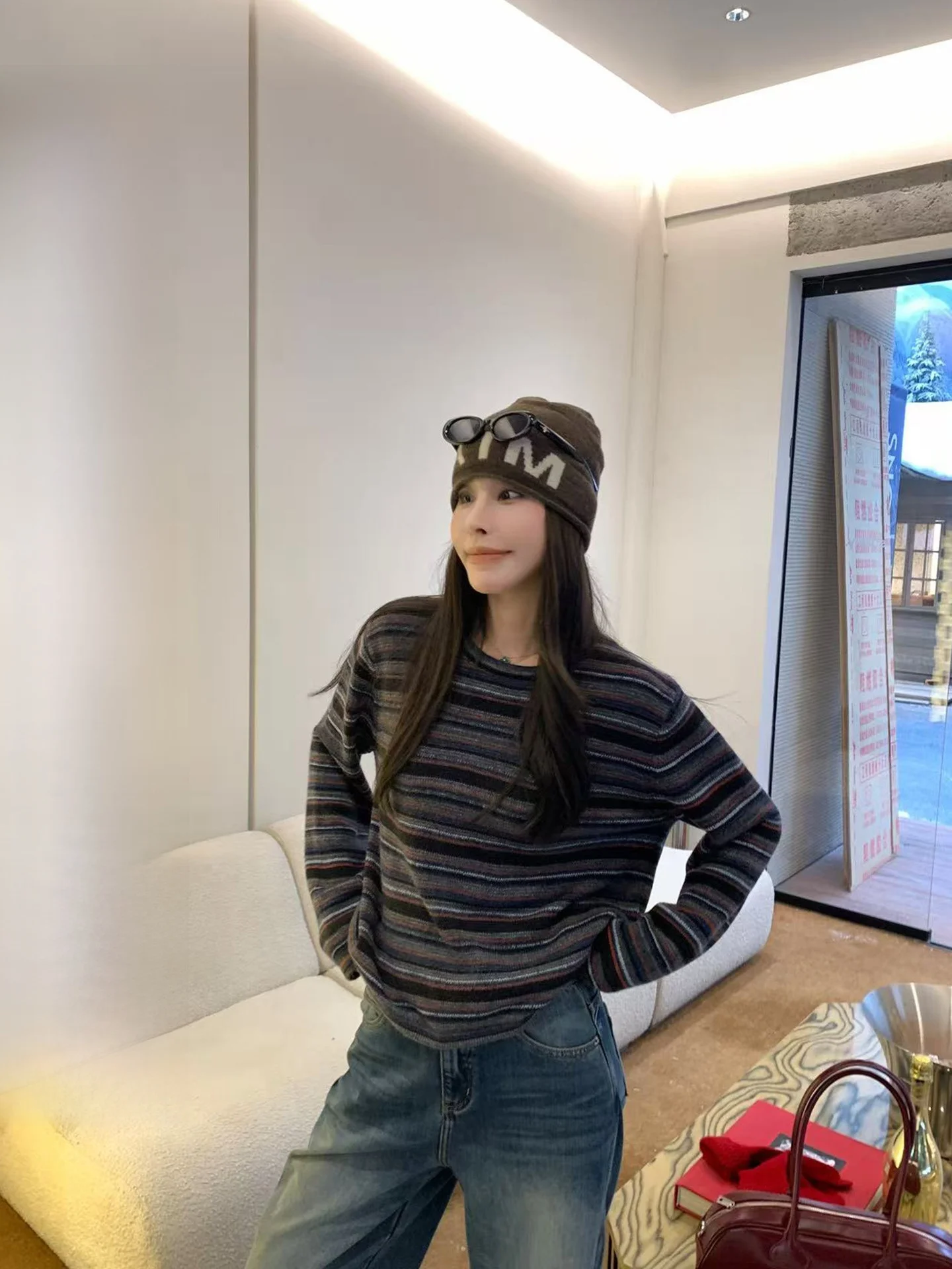 Lao Dou Jia Camere Шелковый полосатый свитер, два цвета, осень-зима, свободный крой, длинный свек, обычная длина, трикотаж для поездок на работу
Lao Dou Jia Camere Шелковый полосатый свитер, два цвета, осень-зима, свободный крой, длинный свек, обычная длина, трикотаж для поездок на работу