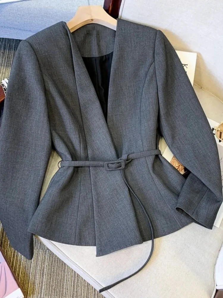 Elegant Belt Slim Blazer Women Fashion V Neck Long Sleeve Casual Suit Coat Fall Chic Female All Match Solid Ins New Outwear Tops
Elegant Belt Slim Blazer Women Fashion V Neck Long Sleeve Casual Suit Coat Fall Chic Female All Match Solid Ins New Outwear Tops