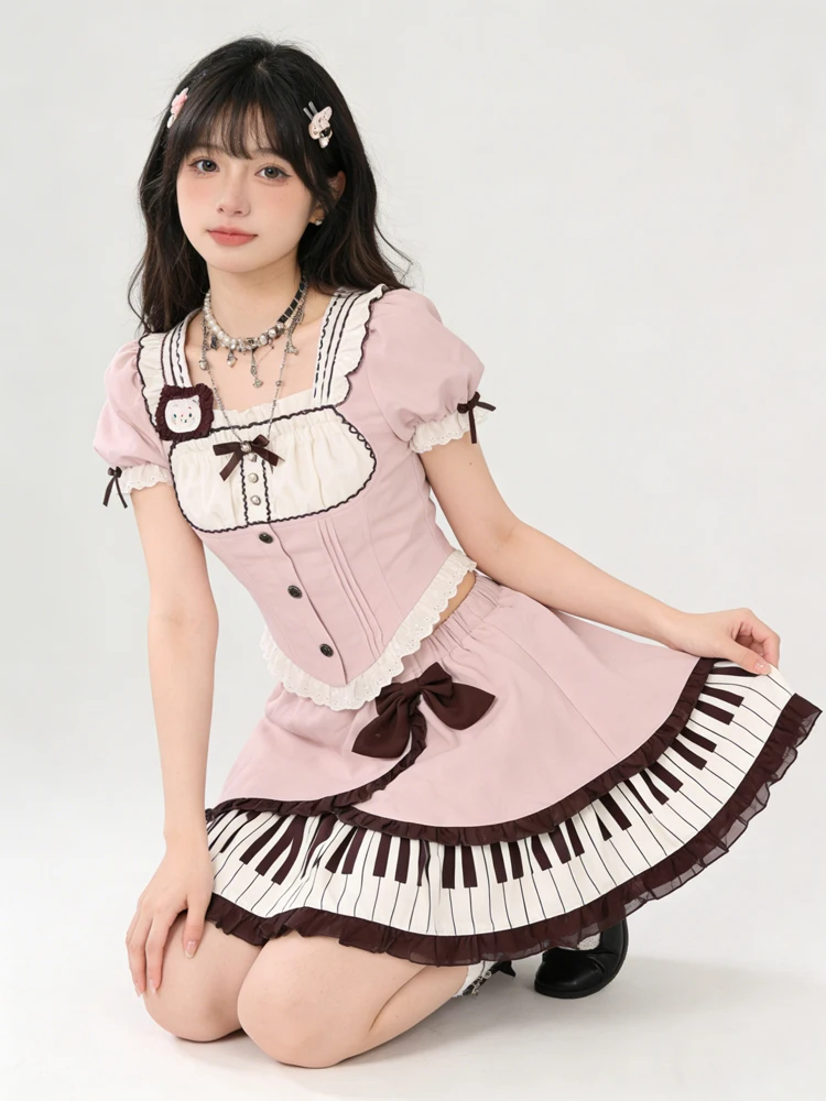 Vintage Japanese style petite, fresh punk vintage cake skirt, women's new white piano key polka dot lace short skirt
Vintage Japanese style petite, fresh punk vintage cake skirt, women's new white piano key polka dot lace short skirt