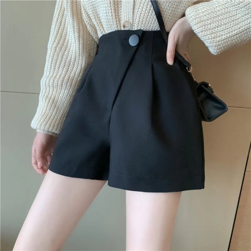 2024 Women Spring Autumn New High Waist Loose Shorts Female Casual Wide Legs Short Pant Ladies Irregular Solid Hot Pants U768
2024 Women Spring Autumn New High Waist Loose Shorts Female Casual Wide Legs Short Pant Ladies Irregular Solid Hot Pants U768