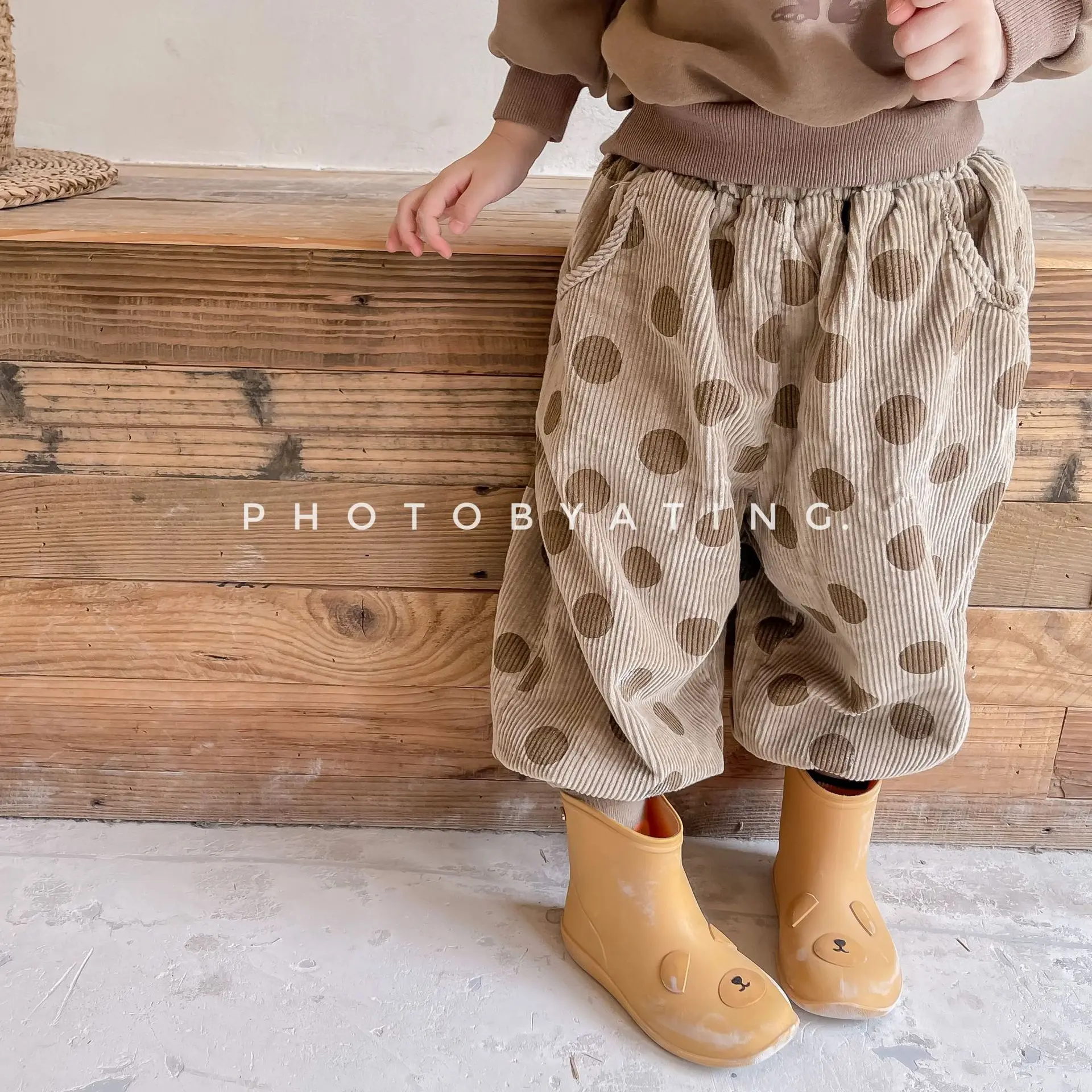 2026 Winter Kids Korean Style Corduroy Pants with Fleece Lining for Girls Children's Fashion Flare Leg Trousers Harem Pants
2026 Winter Kids Korean Style Corduroy Pants with Fleece Lining for Girls Children's Fashion Flare Leg Trousers Harem Pants