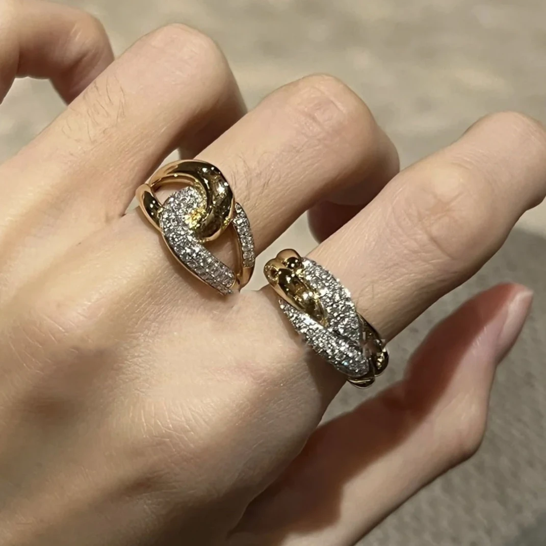 Легкое, роскошное, элитное, средневековое, с микроинкрустацией цирконом, перекрестное кольцо, темперамент, широкая версия, переплетенный дизайн
Легкое, роскошное, элитное, средневековое, с микроинкрустацией цирконом, перекрестное кольцо, темперамент, широкая версия, переплетенный дизайн