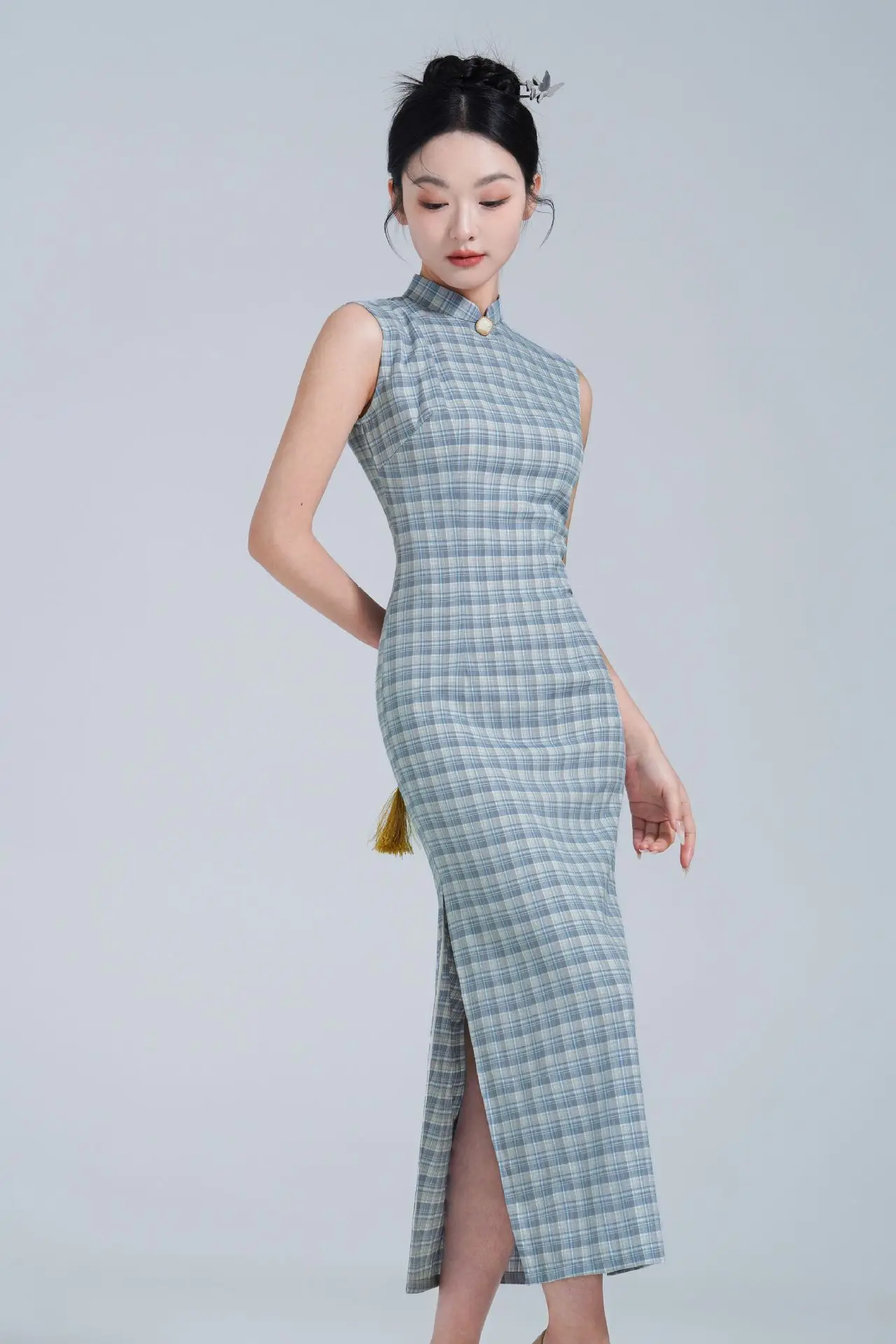 Improved Artistic Grid Long Sleeveless Cheongsam 2025 Spring New Fashion Young Girl's Daily Qipao Dress
Improved Artistic Grid Long Sleeveless Cheongsam 2025 Spring New Fashion Young Girl's Daily Qipao Dress