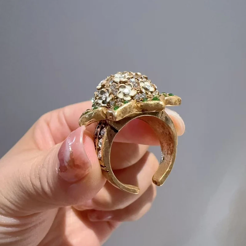 Vintage Sunflower Lilac Petals Rings For Woman Luxury Green Rhinestone Art Deco Jewelry Girls Fashion Party Brand Quality Gift
Vintage Sunflower Lilac Petals Rings For Woman Luxury Green Rhinestone Art Deco Jewelry Girls Fashion Party Brand Quality Gift