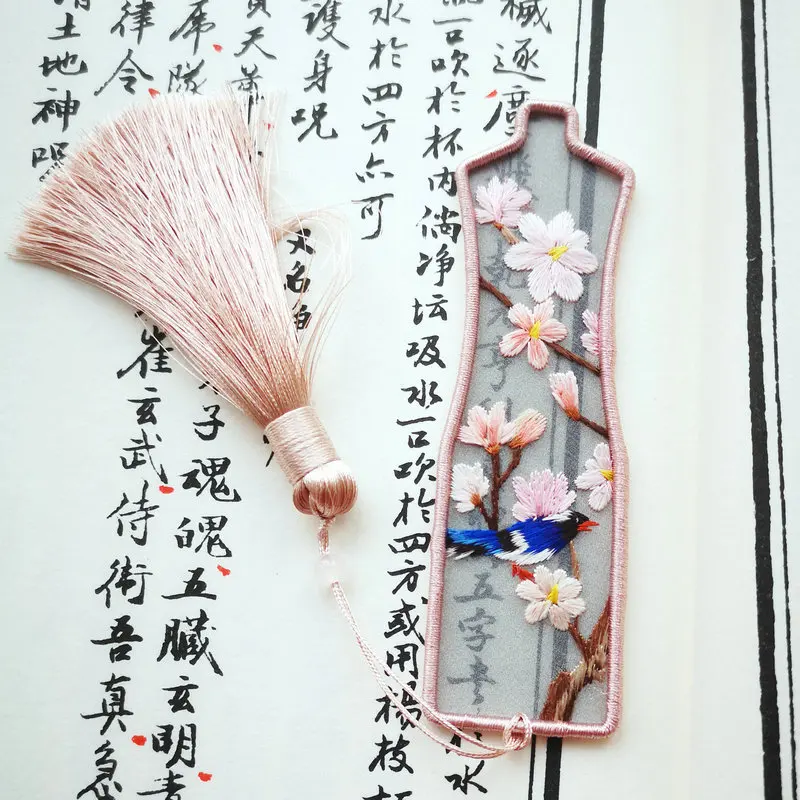 Oriental Fortune Pendant Grey Pink Qipao Shape Hanging Cord Magpies & Peach Blossoms Hand-Embroidered Pattern Charms Accessories
Oriental Fortune Pendant Grey Pink Qipao Shape Hanging Cord Magpies & Peach Blossoms Hand-Embroidered Pattern Charms Accessories