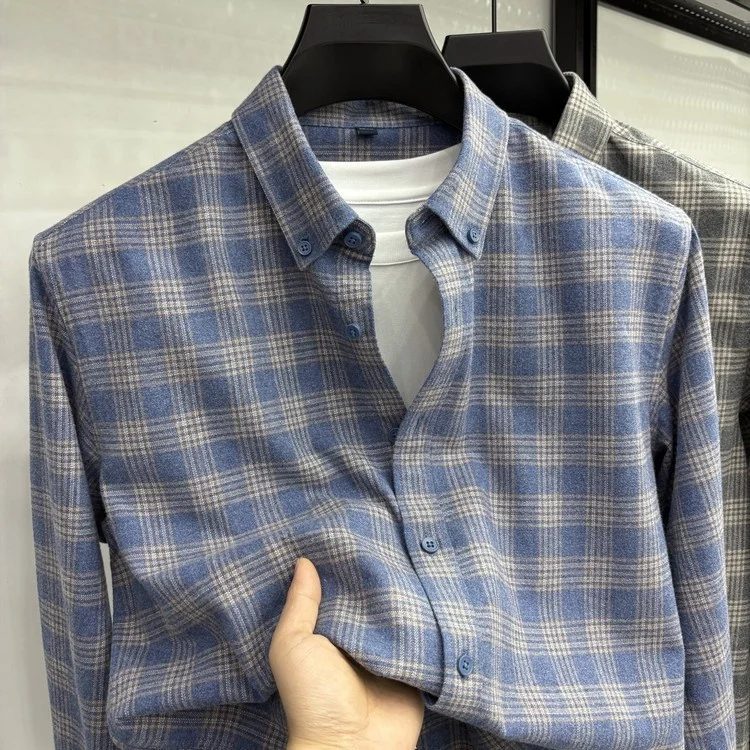 Мужская повседневная рубашка из чистого хлопка с длинным рукавом, в клетку, осенне-зимняя, новая модель, утепленная, молодежная, модная, приталенного кроя.
Мужская повседневная рубашка из чистого хлопка с длинным рукавом, в клетку, осенне-зимняя, новая модель, утепленная, молодежная, модная, приталенного кроя.