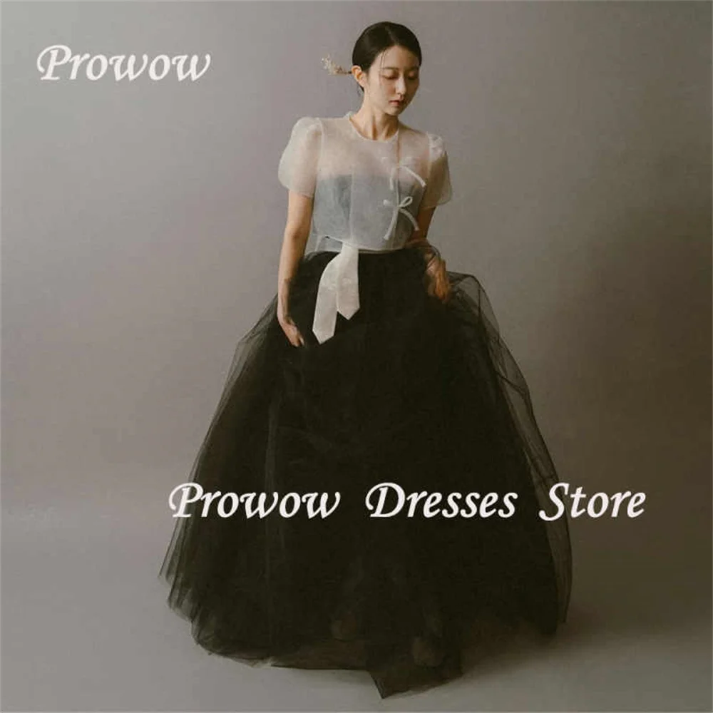 DY Vintage 2 pcs Black And White Wedding Dresses Korea Photo shoot Hanbok Soft Tulle Bride Gowns Customized Formal Occasion
DY Vintage 2 pcs Black And White Wedding Dresses Korea Photo shoot Hanbok Soft Tulle Bride Gowns Customized Formal Occasion