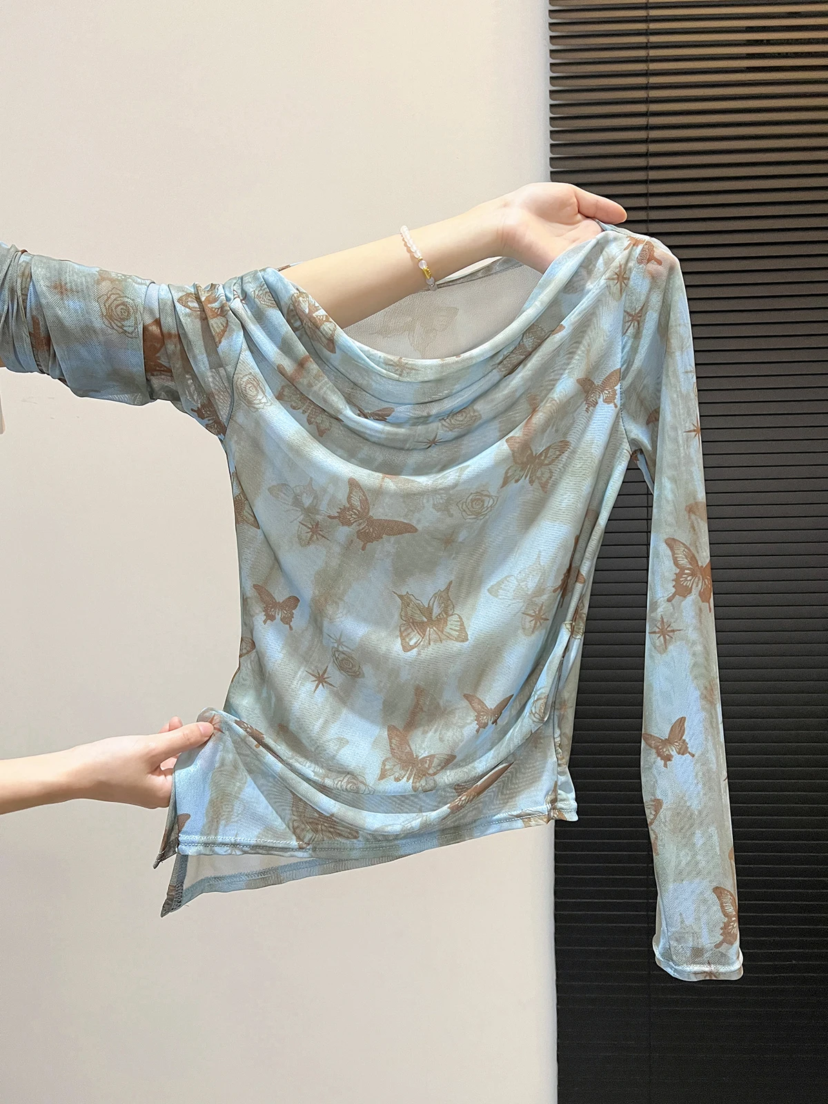 Blue Collar Long Sleeve T-Shirt Women's Summer Asymmetrical Netting Sun Protection Top Korean Style Slim Fit Commute
Blue Collar Long Sleeve T-Shirt Women's Summer Asymmetrical Netting Sun Protection Top Korean Style Slim Fit Commute