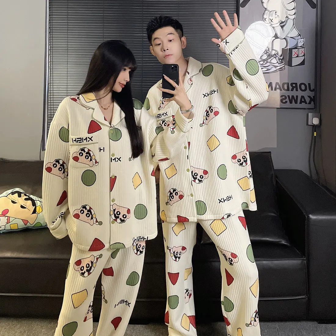 Anime Crayon Shin-Chan Thicken Air Cotton Layered Cartoon Couples Pajamas Women's Men Spwear Autumn Winter Cute Family Pajamas
Anime Crayon Shin-Chan Thicken Air Cotton Layered Cartoon Couples Pajamas Women's Men Spwear Autumn Winter Cute Family Pajamas