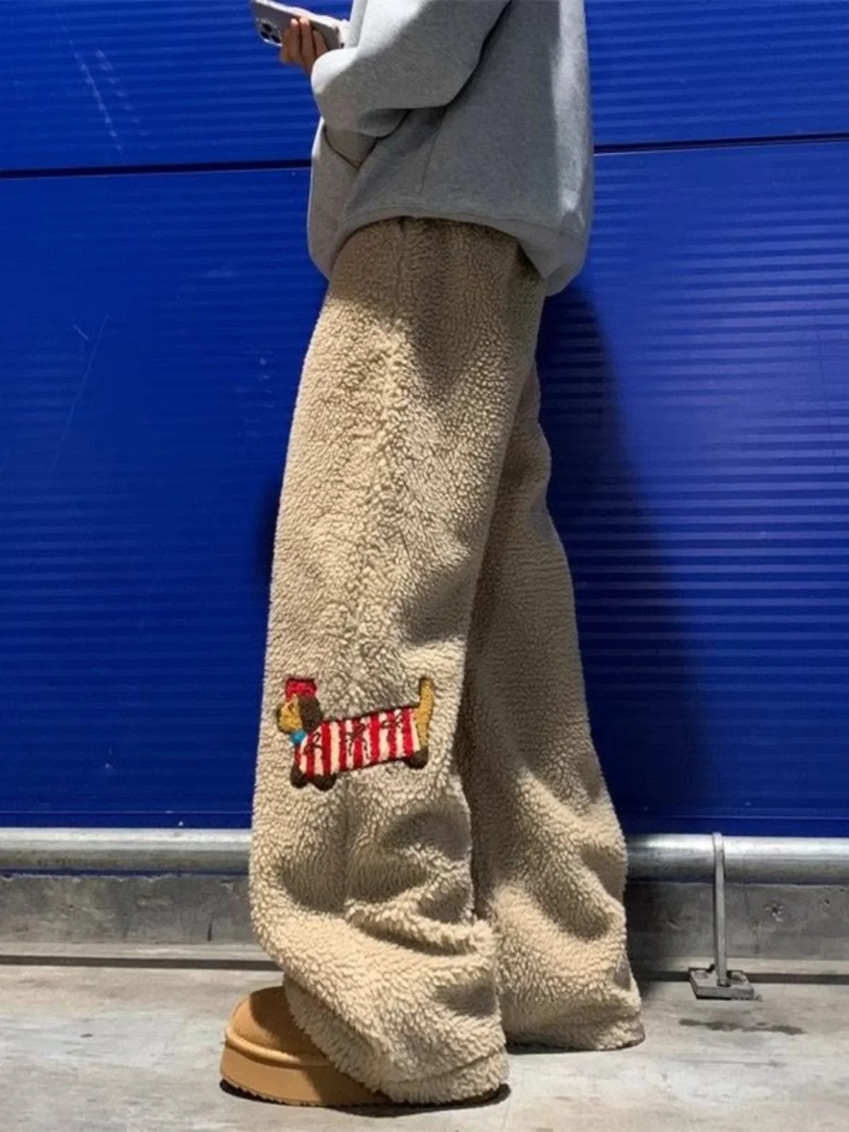 Thiened American Khaki Lamb Velvet Pants Men's Casual Wide Leg Hiphop Outdoor Wear Anti-cold Cotton Trousers Youth Faion
Thiened American Khaki Lamb Velvet Pants Men's Casual Wide Leg Hiphop Outdoor Wear Anti-cold Cotton Trousers Youth Faion