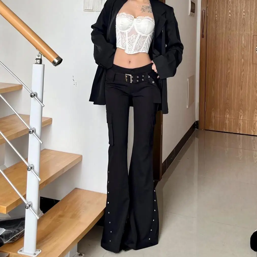 American Retro Black Rivet Design with Belt Flare Jeans Women Low Waist Y2k Harajuku Goth Denim Pants Streetwear Gothic Trousers
American Retro Black Rivet Design with Belt Flare Jeans Women Low Waist Y2k Harajuku Goth Denim Pants Streetwear Gothic Trousers