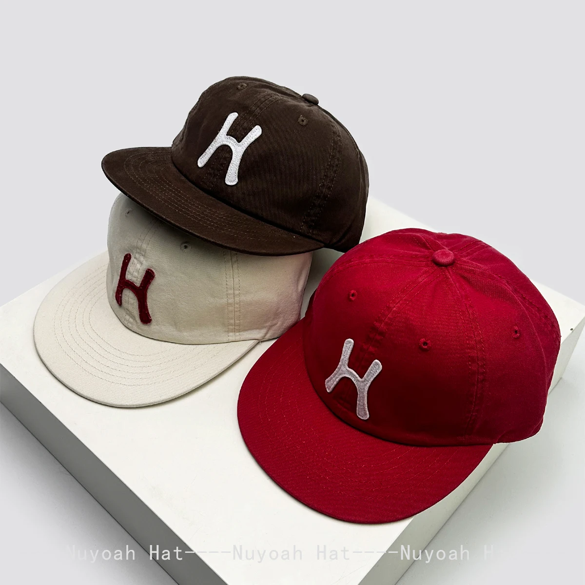 New Men Women Flat Eave Patch H Letter Baseball Hats Sunshade Niche Versatile Simple Peaked Caps Retro Fashion Personal casual
New Men Women Flat Eave Patch H Letter Baseball Hats Sunshade Niche Versatile Simple Peaked Caps Retro Fashion Personal casual