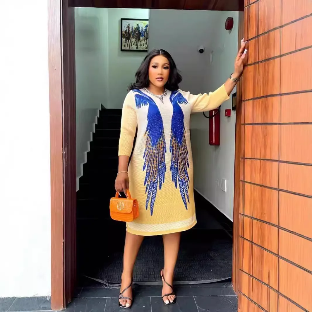 2025 New Top Quality ISSEYS MIYAKES Autumn Temperament Pleated Plus Size Dress Fashion Round Neck Printed Long Sleeve
2025 New Top Quality ISSEYS MIYAKES Autumn Temperament Pleated Plus Size Dress Fashion Round Neck Printed Long Sleeve