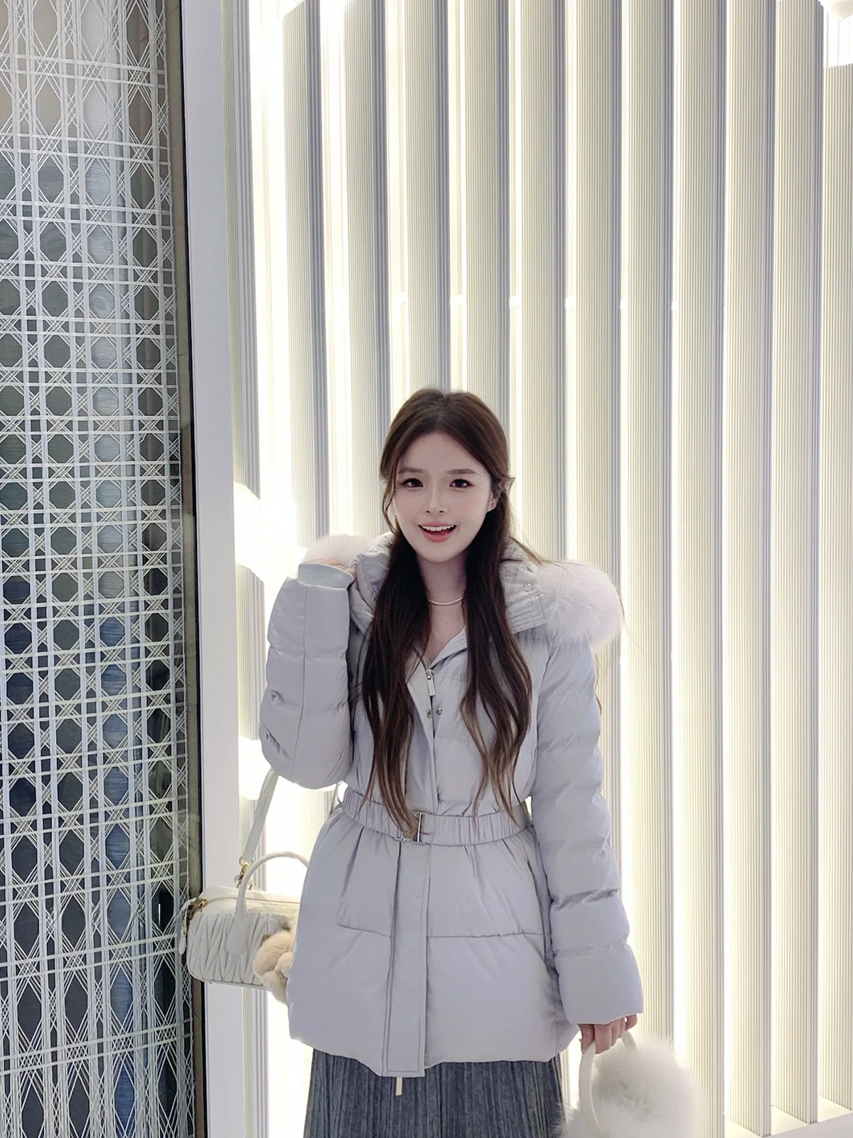 Rosewth новый цвет корейский Sle ort down Jaet женский меховой воротник утягивающее зимнее пальто для поездок на работу ветрозащитное теплое
Rosewth новый цвет корейский Sle ort down Jaet женский меховой воротник утягивающее зимнее пальто для поездок на работу ветрозащитное теплое