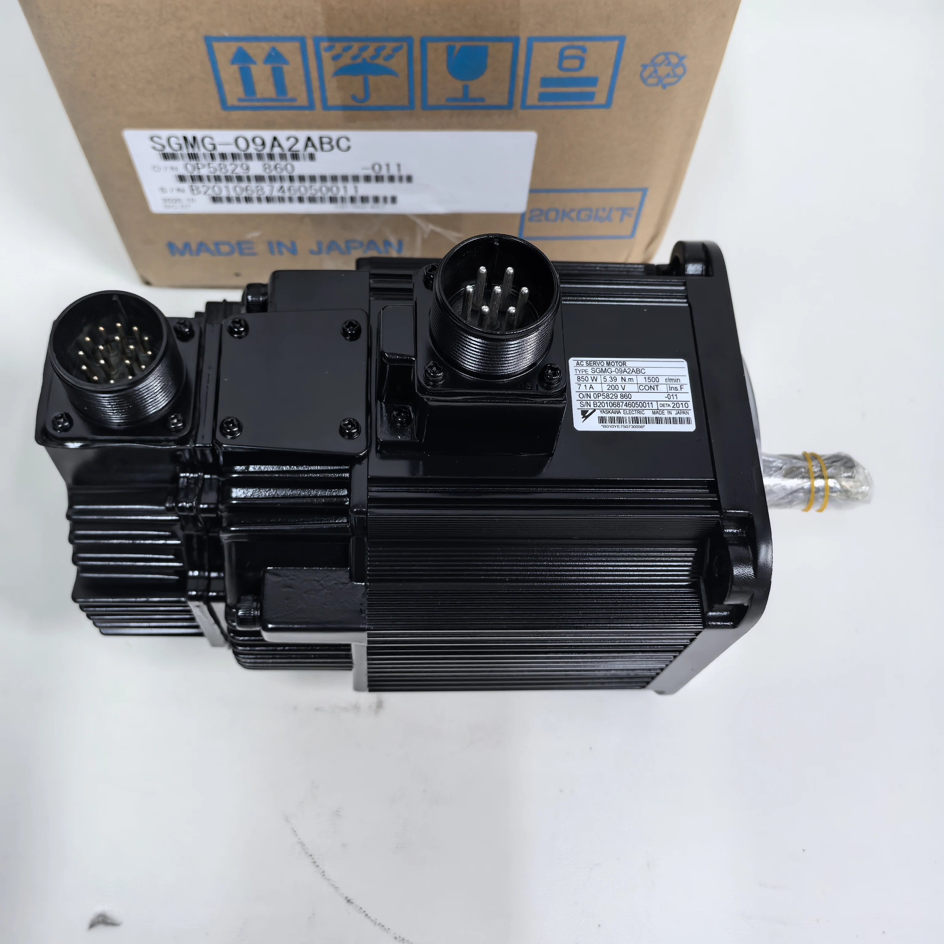 New In Box SGMG-09A2ABC Yaskawa Servo Motor 1 Year Warranty
New In Box SGMG-09A2ABC Yaskawa Servo Motor 1 Year Warranty