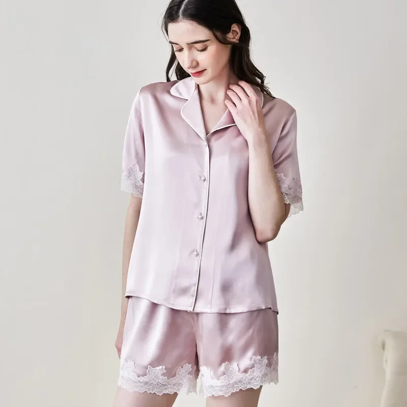 100% Mulberry Silk Summer Pajamas Suit Loungewear Pjs Lace Trim Silk Short Sleeve Lapel Top And Soft Elastic Shorts Pajamas Set
100% Mulberry Silk Summer Pajamas Suit Loungewear Pjs Lace Trim Silk Short Sleeve Lapel Top And Soft Elastic Shorts Pajamas Set