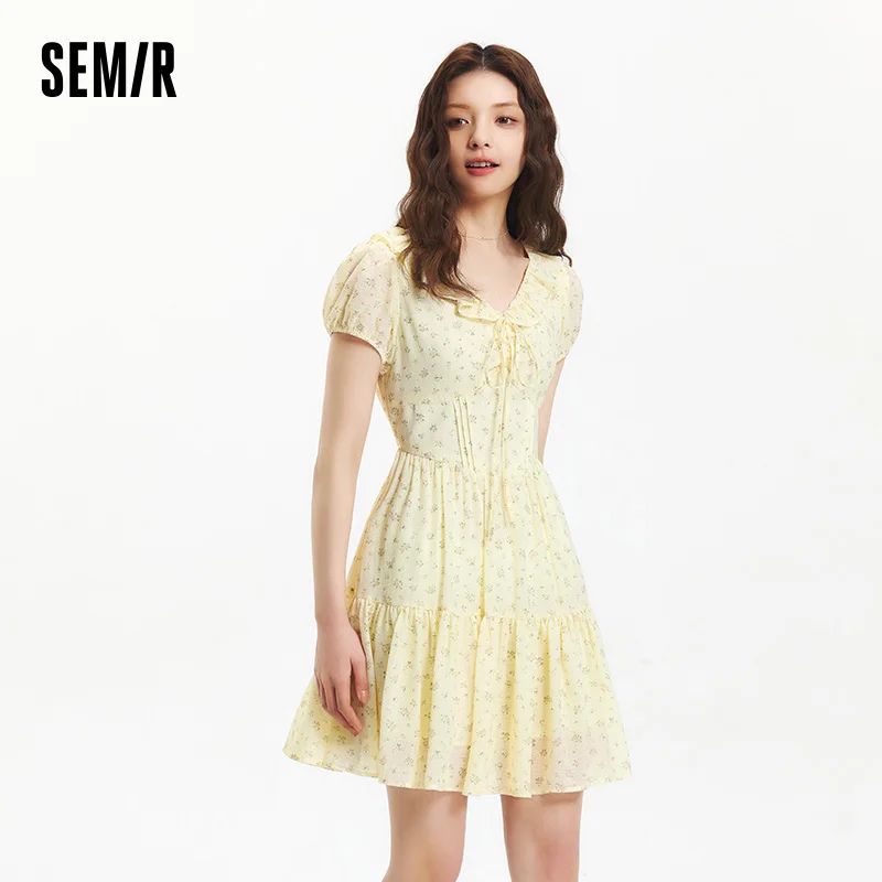 Semir V Neck Dress Women Feminine 2025 Summer New Textured Floral Print Mini Dress Fresh Style
Semir V Neck Dress Women Feminine 2025 Summer New Textured Floral Print Mini Dress Fresh Style