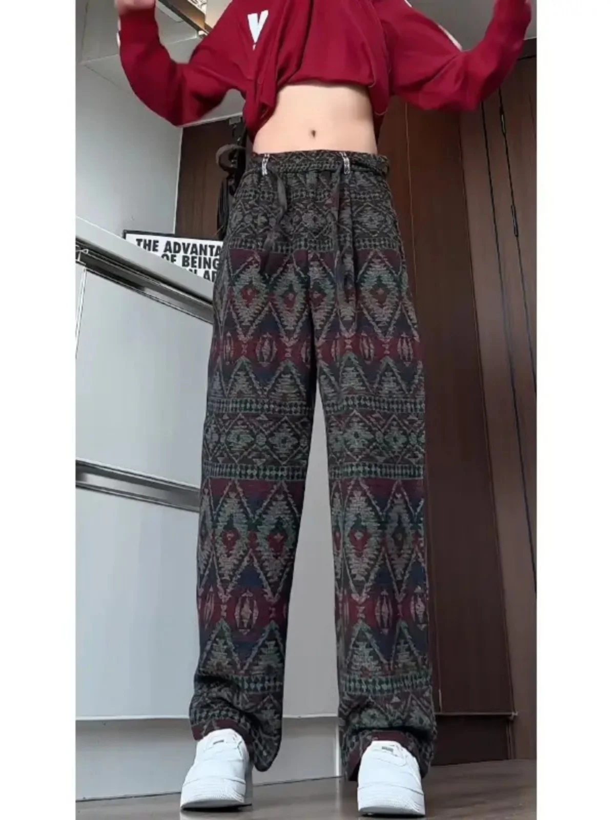 Мужские вязаные повседневные брюки в этническом стиле, осенне-зимние леггинсы с узором, американские винтажные прямые повседневные брюки
Мужские вязаные повседневные брюки в этническом стиле, осенне-зимние леггинсы с узором, американские винтажные прямые повседневные брюки