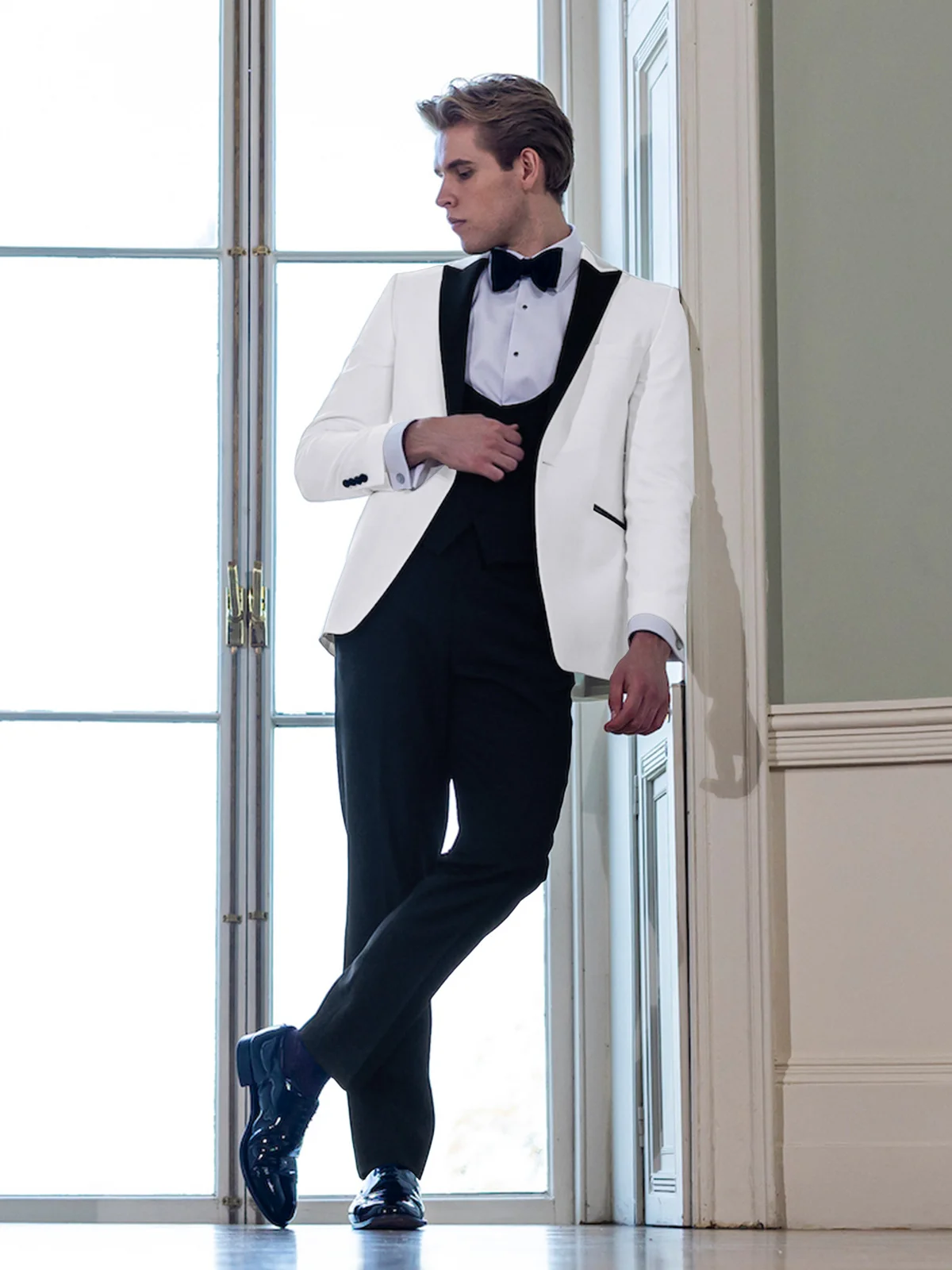 Повседневный мужской костюм Slim Fit, однотонный смокинг, модные пиджаки, брюки и жилет Terno Masculino Fantasia Blazer Luxo Masculino
Повседневный мужской костюм Slim Fit, однотонный смокинг, модные пиджаки, брюки и жилет Terno Masculino Fantasia Blazer Luxo Masculino