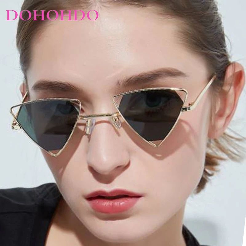 Retro Punk Small Frame Triangle Sunglasses Men Hollow Eyewear Trendy Gothic Sunglasses Women Metal Frame Shades Eyewear UV400
Retro Punk Small Frame Triangle Sunglasses Men Hollow Eyewear Trendy Gothic Sunglasses Women Metal Frame Shades Eyewear UV400
