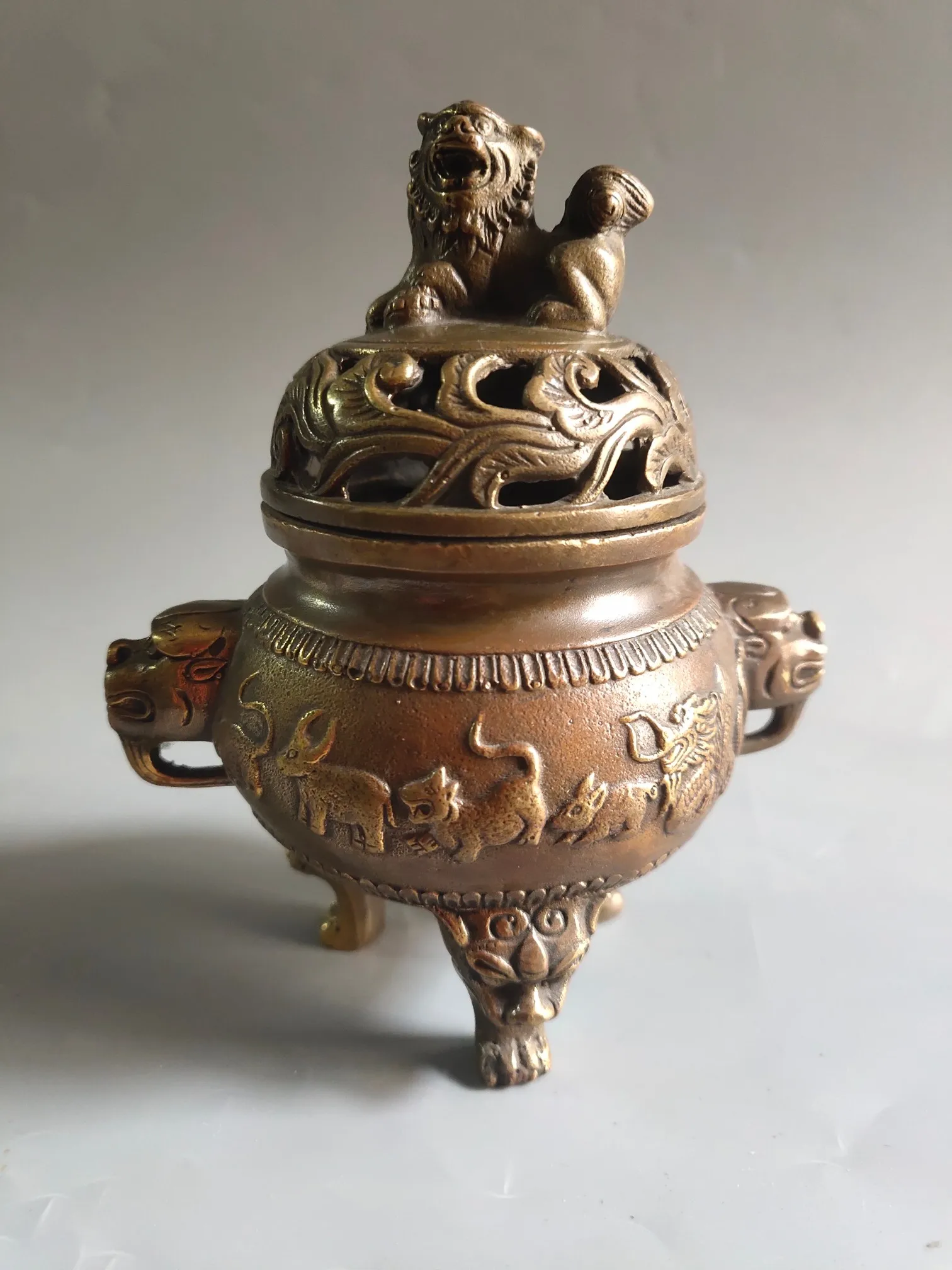 Antique Collectible Pure Copper Incense Burner With Finely Crafted Sieve Head
Antique Collectible Pure Copper Incense Burner With Finely Crafted Sieve Head
