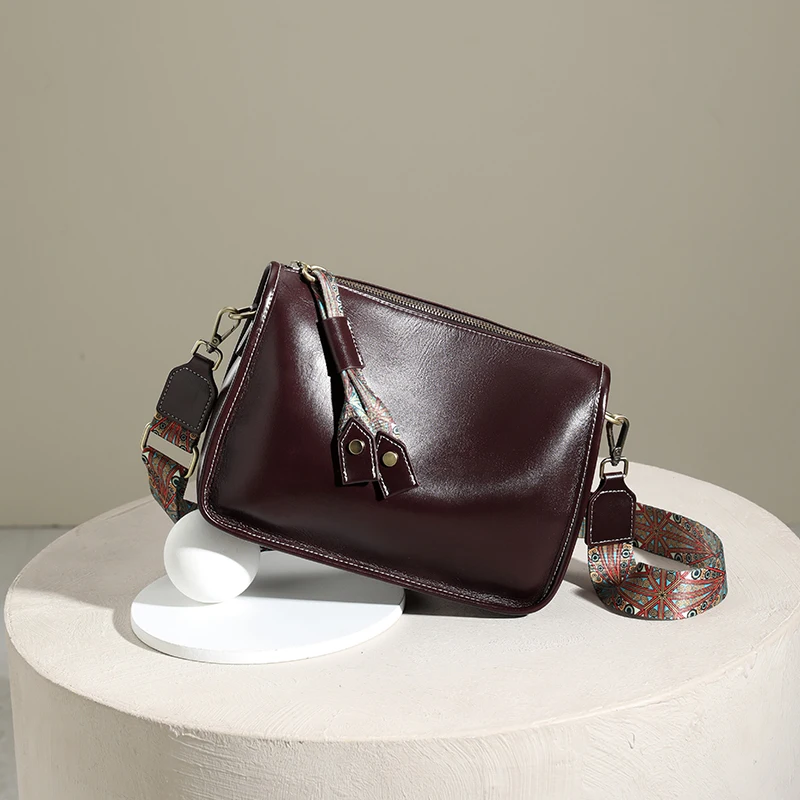 Women's Real 100% Cowhide Leather Wide Shoulder Bag Solid Color Soft Cow Leather Crossbody Bag Luxury Messenger Bag Ladies Gift
Women's Real 100% Cowhide Leather Wide Shoulder Bag Solid Color Soft Cow Leather Crossbody Bag Luxury Messenger Bag Ladies Gift