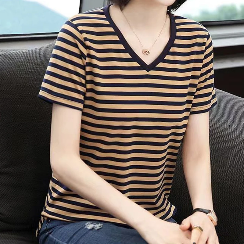 Summer 2023 New Loose Large V-Neck Short Sleeve Women's T-shirt Oversized Casual Blouse Fashion Striped Elegant Tops
Summer 2023 New Loose Large V-Neck Short Sleeve Women's T-shirt Oversized Casual Blouse Fashion Striped Elegant Tops