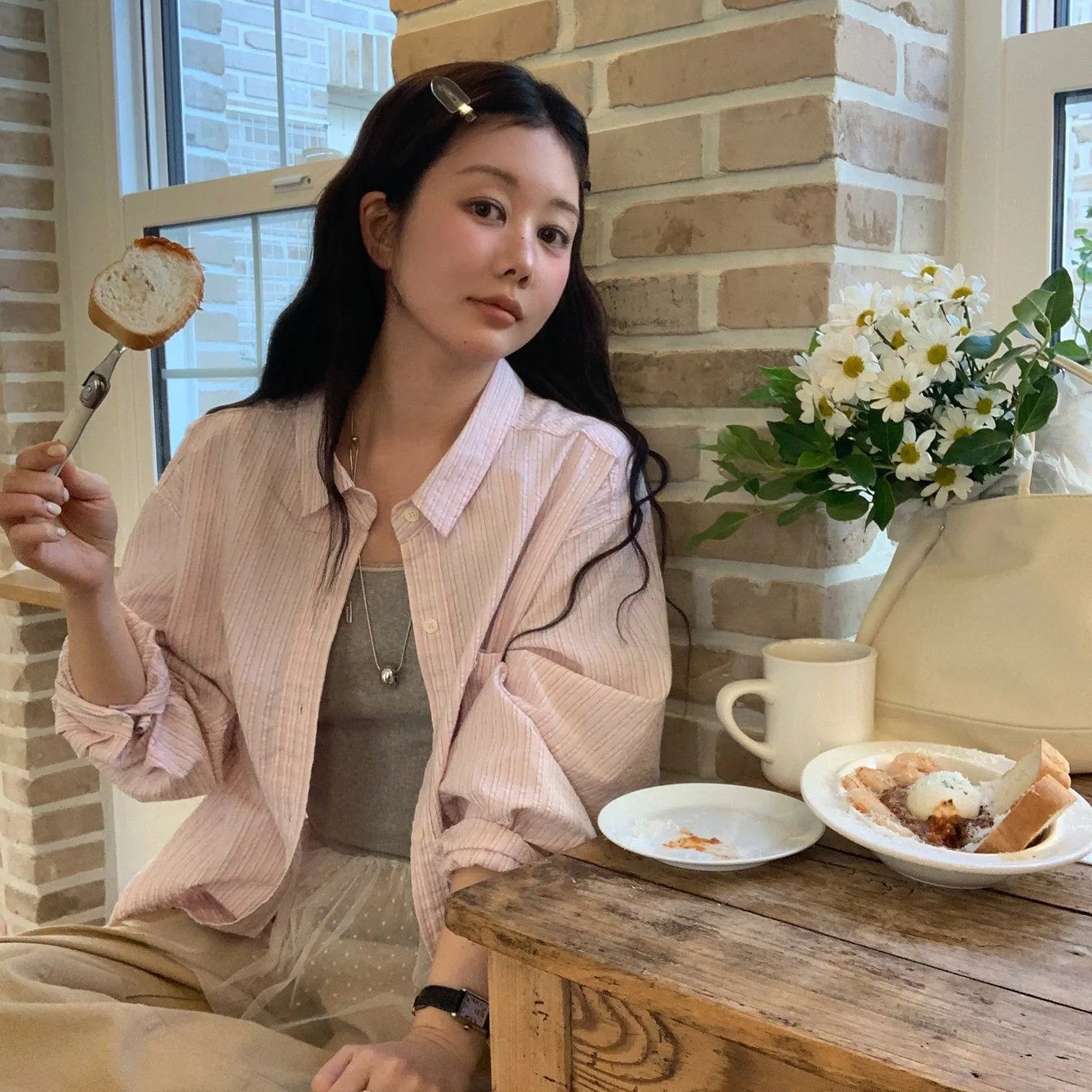 Spring Autumn Pink Striped Loose Long Sleeve Shirt Women's Fashionable Lazy Style Collared Cardigan Top for Various Occasions
Spring Autumn Pink Striped Loose Long Sleeve Shirt Women's Fashionable Lazy Style Collared Cardigan Top for Various Occasions