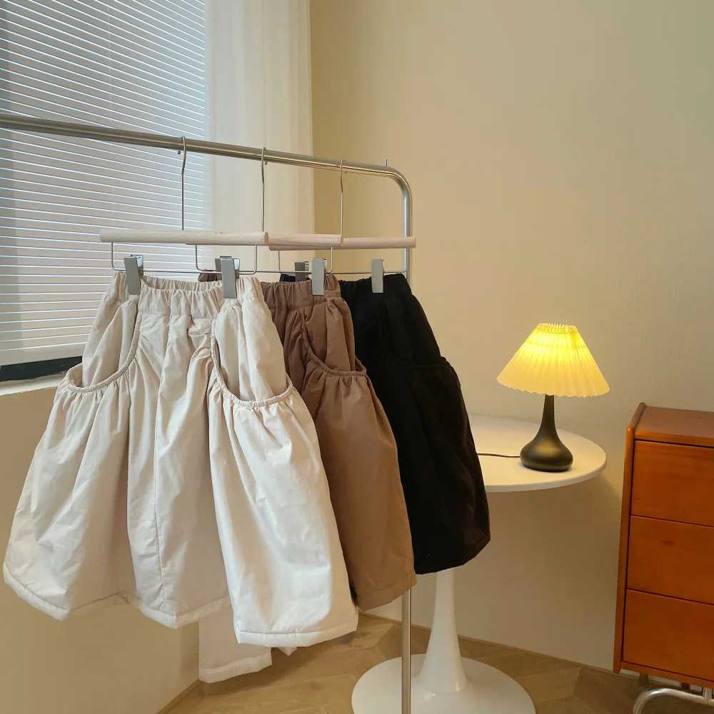 Children's Skirt 2024 Winter Girls Korean Thickened Cotton Skirt Children's Warm Large Pocket Skirt
Children's Skirt 2024 Winter Girls Korean Thickened Cotton Skirt Children's Warm Large Pocket Skirt