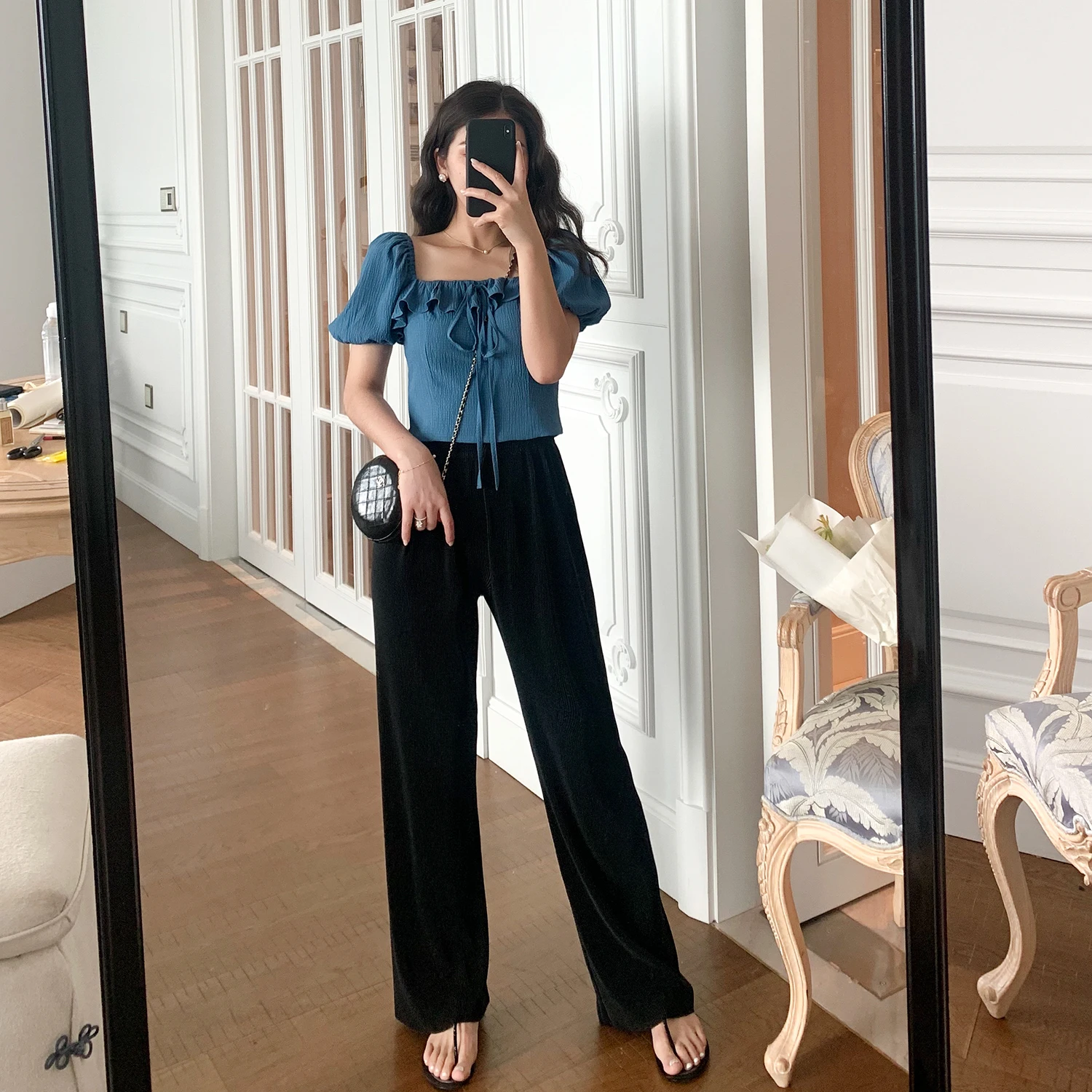 Женская блузка Bibbidi Bobbidi Boo с одним рукавом, двойного назначения, с цветочным принтом, для повседневной носки, винтажная, стильная...
Женская блузка Bibbidi Bobbidi Boo с одним рукавом, двойного назначения, с цветочным принтом, для повседневной носки, винтажная, стильная...