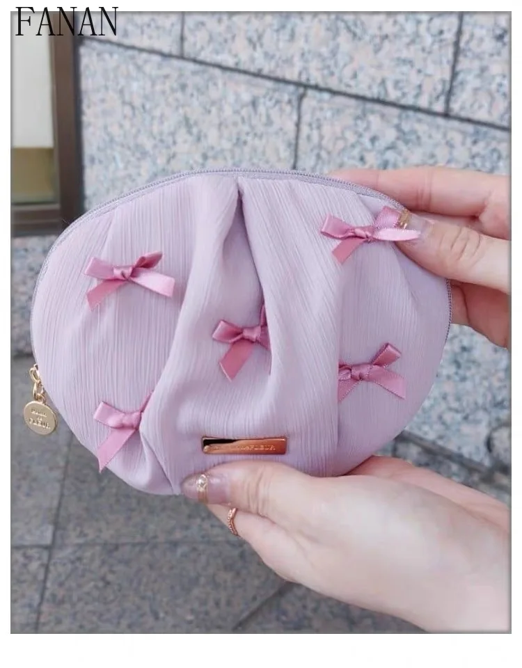Модный японский стиль, милый милый клатч для девочек с бантом, Femme, новинка 2025, повседневная элегантная модная женская косметичка
Модный японский стиль, милый милый клатч для девочек с бантом, Femme, новинка 2025, повседневная элегантная модная женская косметичка