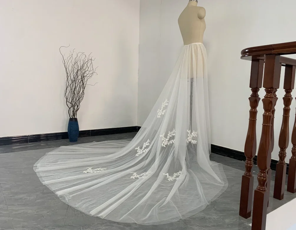 Bridal Dress Detachable Train, tulle Dress Attached Train Bridesmaids' Ball Dress underskirt can be worn outside Skirt bridal
Bridal Dress Detachable Train, tulle Dress Attached Train Bridesmaids' Ball Dress underskirt can be worn outside Skirt bridal