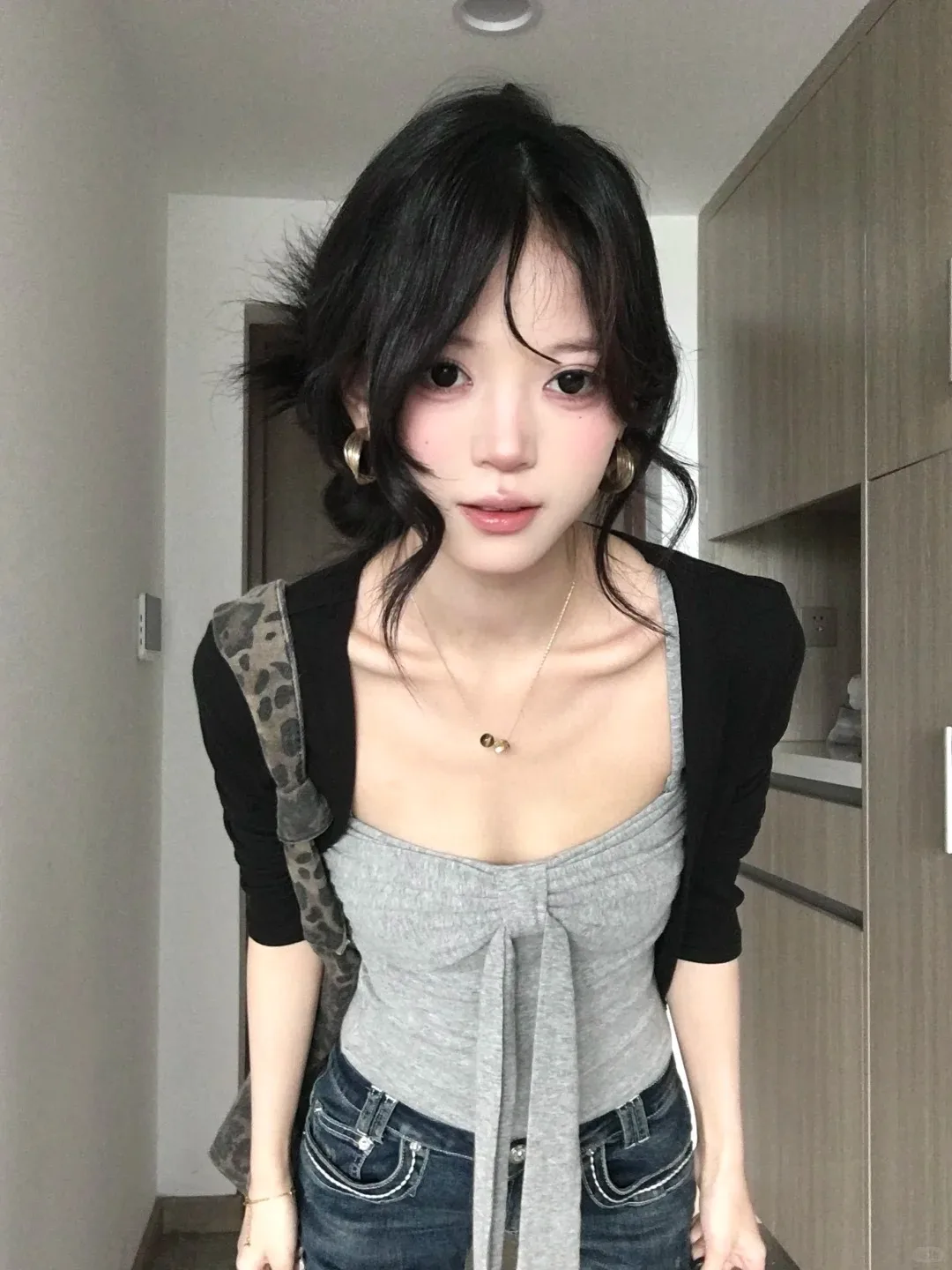 Spicy Sweet Long Sleeve T-Shirt Women's Two-Piece Set Early Autumn Clothing 2026 New Cardigan Tube Top Vest Set Slim Fit Style
Spicy Sweet Long Sleeve T-Shirt Women's Two-Piece Set Early Autumn Clothing 2026 New Cardigan Tube Top Vest Set Slim Fit Style