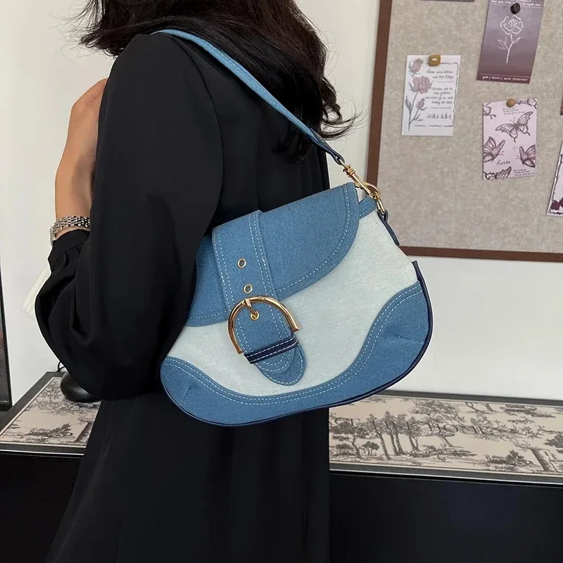 Simple Canvas Flap Messenger Bag Women's 2025 New Vintage Denim Single Armpit Tote Bag Trend Contrast Fabric Crossbody Bag
Simple Canvas Flap Messenger Bag Women's 2025 New Vintage Denim Single Armpit Tote Bag Trend Contrast Fabric Crossbody Bag