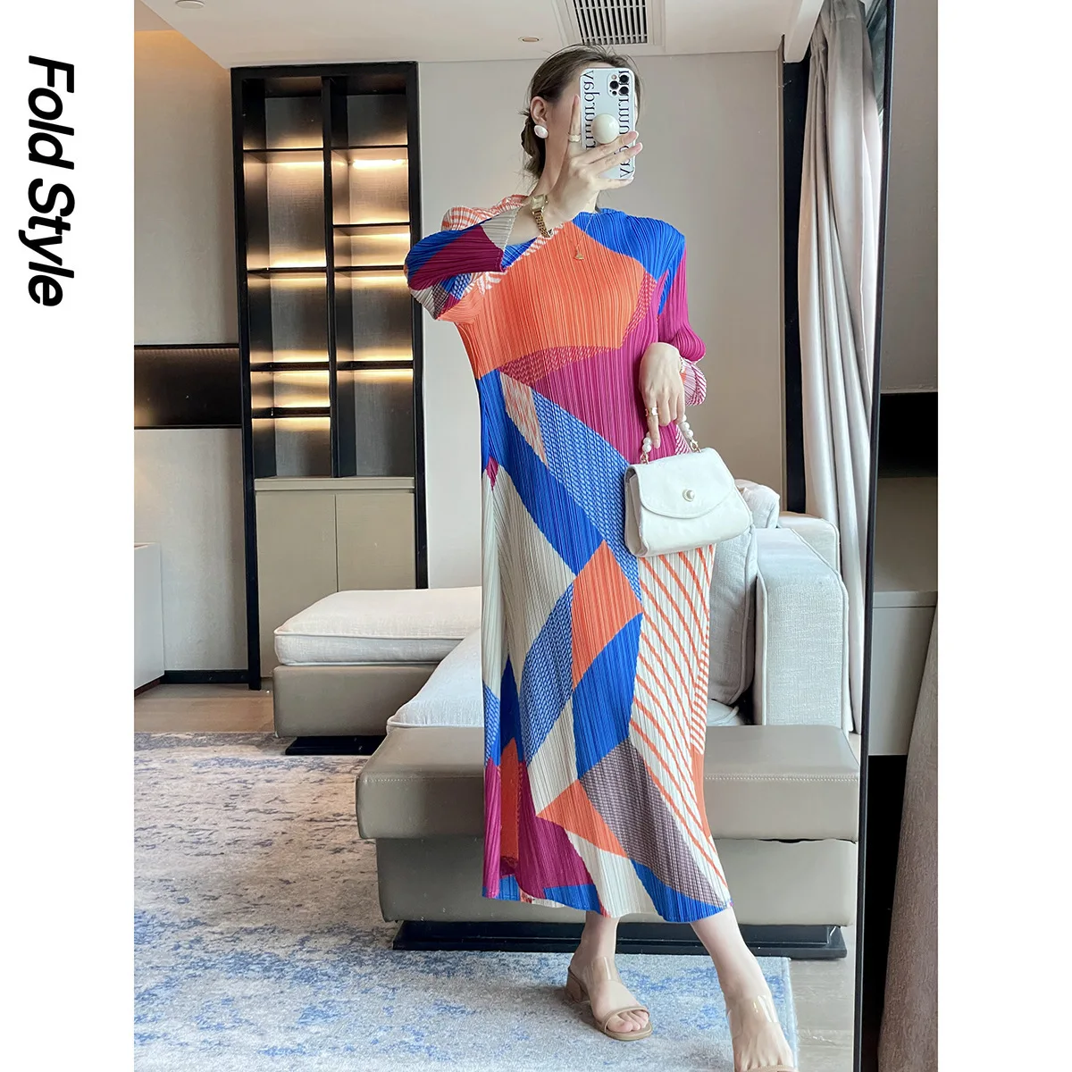 Miyake Pleated 2024 Spring and Autumn New Geometric Round Neck Printed Fashion Dress with Elegant and Slim Fit for Women
Miyake Pleated 2024 Spring and Autumn New Geometric Round Neck Printed Fashion Dress with Elegant and Slim Fit for Women