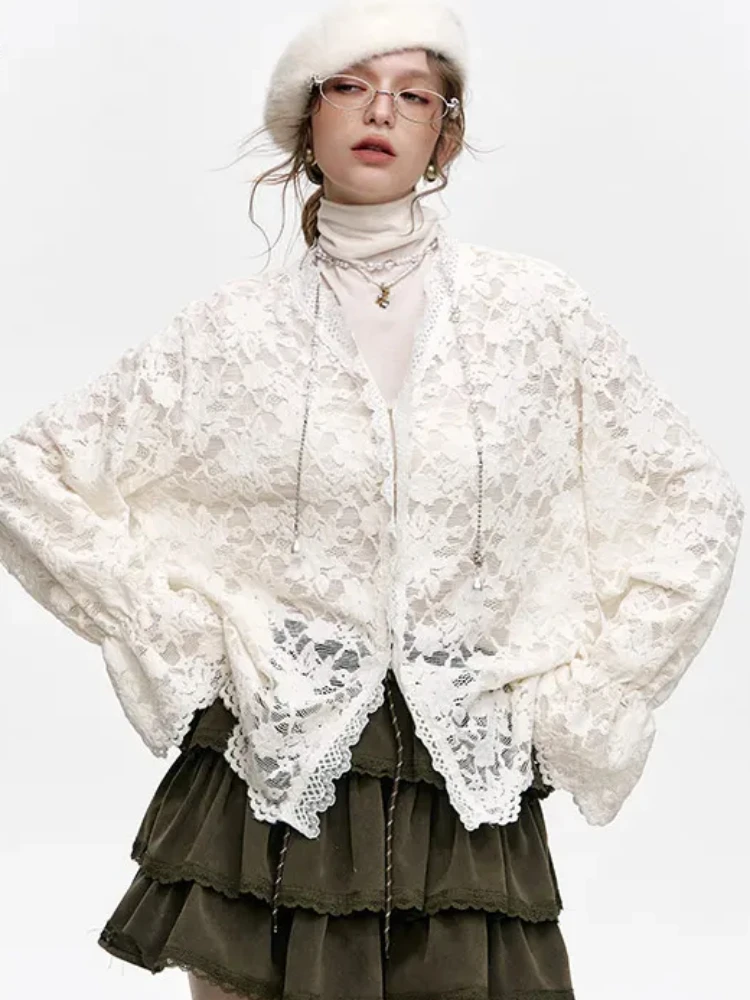 French Elegant Long Sleeve Women Tops Casual White Lace Retro Chiffon Shirt Women Vintage Layered Top Japanese Fashion Spring
French Elegant Long Sleeve Women Tops Casual White Lace Retro Chiffon Shirt Women Vintage Layered Top Japanese Fashion Spring