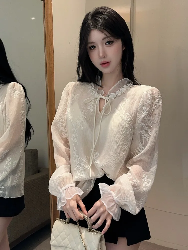 Elegant Chinese Embroidered Long Sleeve Shirt Women's Stand Collar Tie Waist Design Autumn Winter Fashionable Top Knot
Elegant Chinese Embroidered Long Sleeve Shirt Women's Stand Collar Tie Waist Design Autumn Winter Fashionable Top Knot